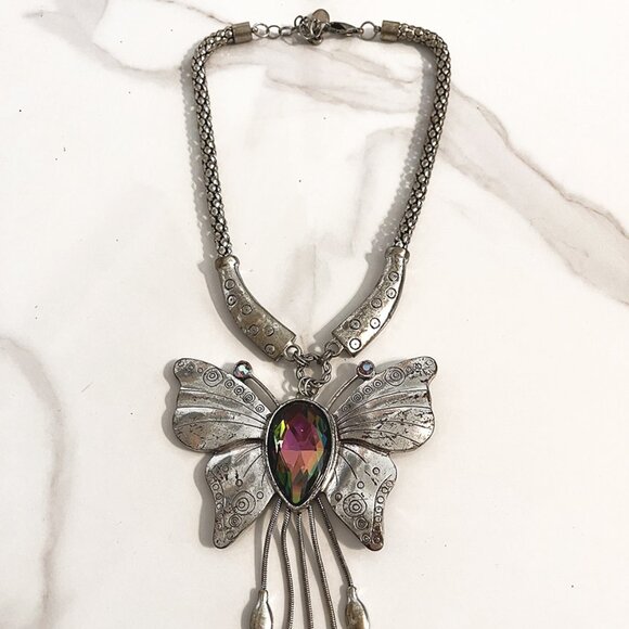 Halloween 🧙♀️ Vintage butterfly necklace with aurora borealis stones - Picture 2 of 4